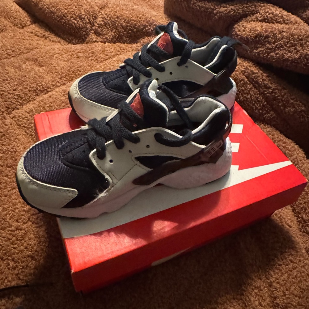 Nike Kids Black and White Sneakers